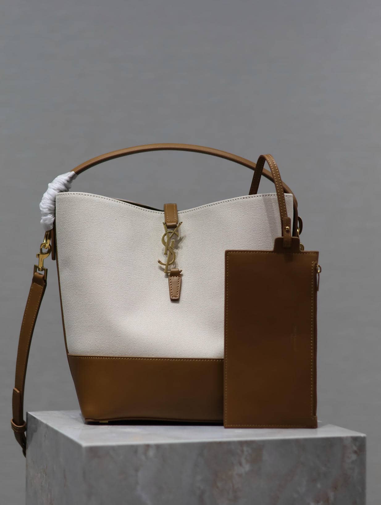 1 Bucket Bag-43